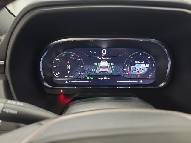 Used 2024 GMC Yukon AT4 w/ Technology Package AWD/4WD image 7