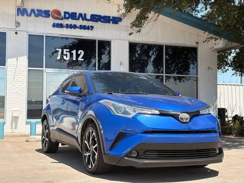 Used 2018 Toyota C-HR XLE FWD image 1