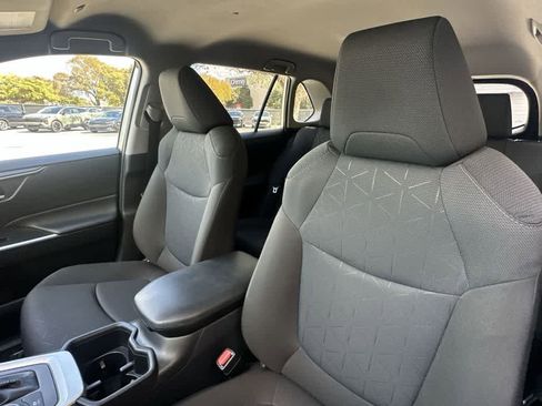Used 2025 Toyota RAV4 XLE AWD/4WD image 14