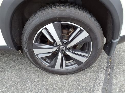 Used 2021 Nissan Rogue Platinum image 6