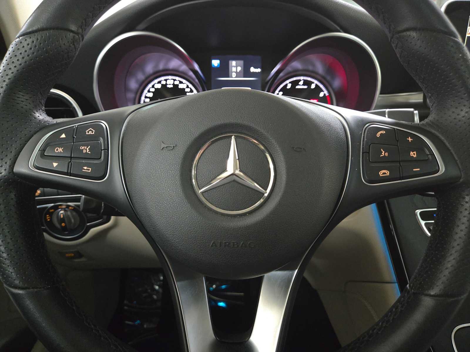 Used 2019 Mercedes-Benz GLC 300 4MATIC image 24