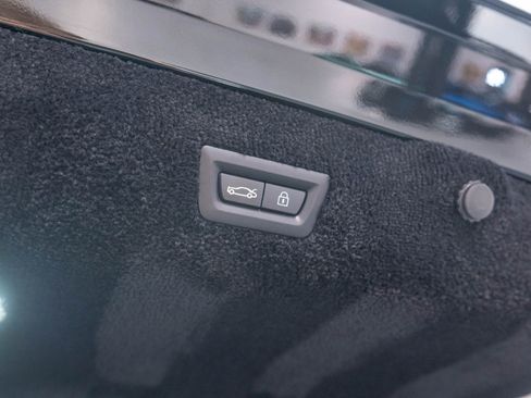 Used 2024 Rolls-Royce Phantom Sedan w/ The Phantom Package RWD image 67