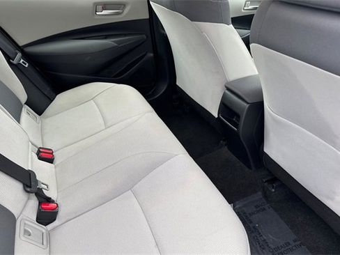 Used 2021 Toyota Corolla LE image 18