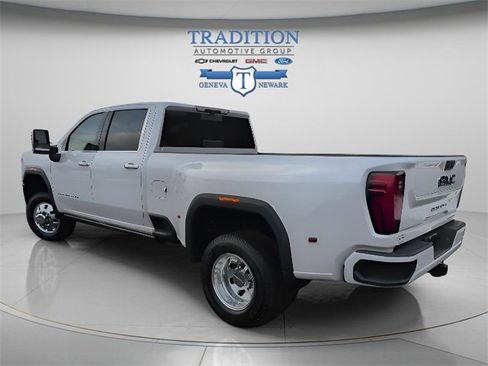 Used 2024 GMC Sierra 3500 Denali Ultimate image 3