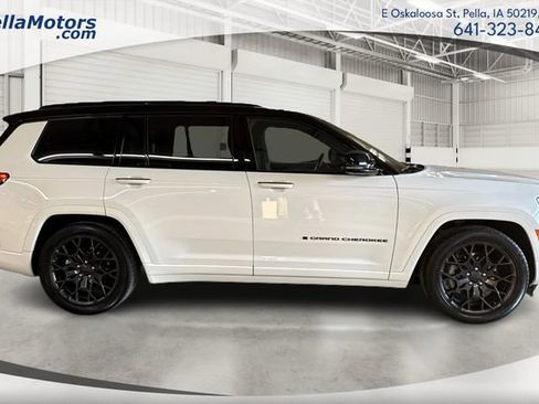 Used 2023 Jeep Grand Cherokee L Summit w/ Advanced Protech Group IV image 2