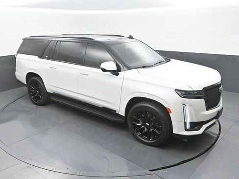 Used 2023 Cadillac Escalade ESV Sport AWD/4WD image 30