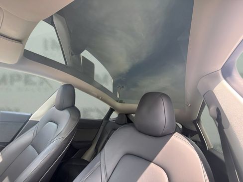 Used 2022 Tesla Model Y Performance AWD/4WD image 6