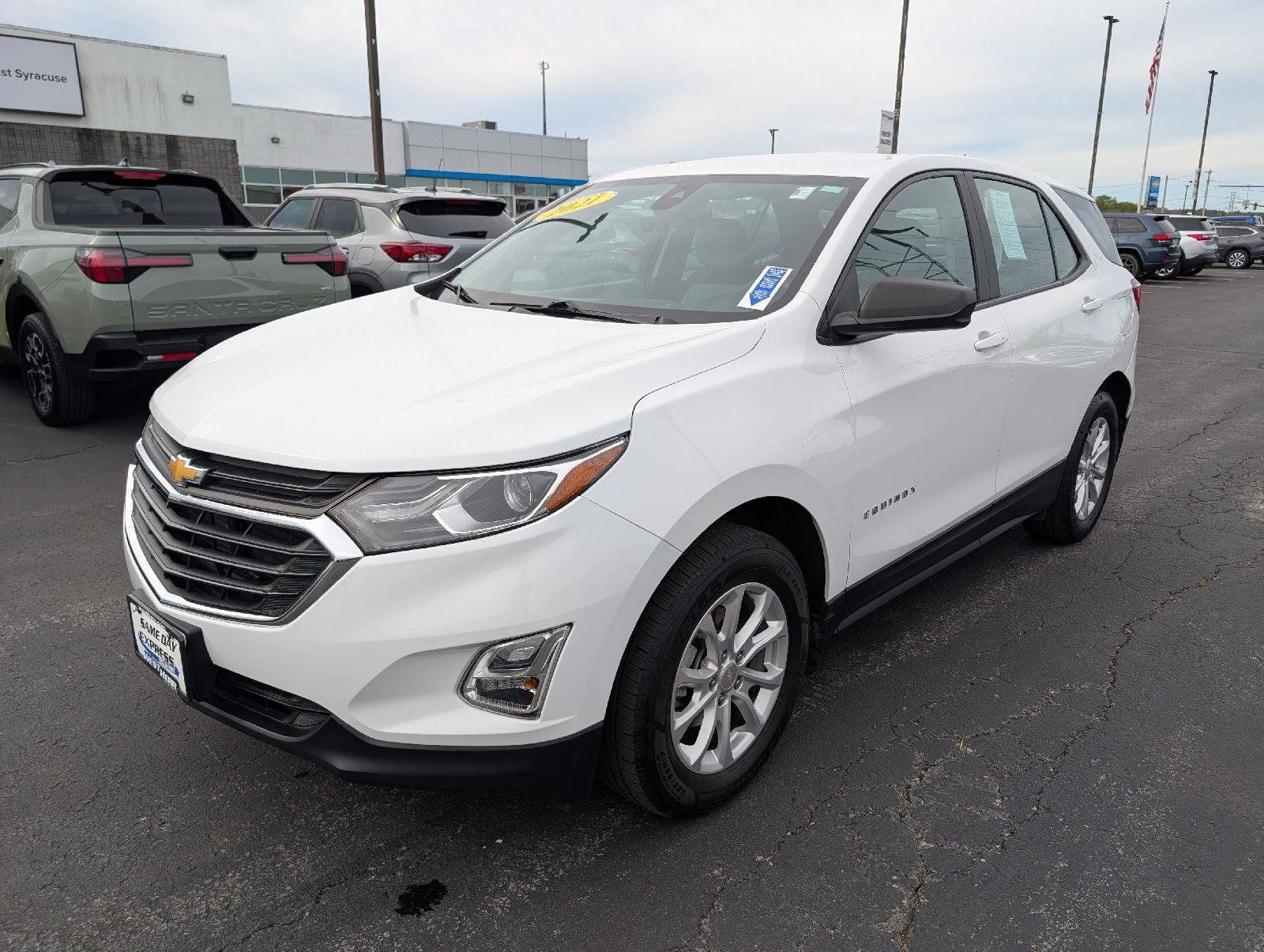 Used 2021 Chevrolet Equinox LS AWD/4WD image 4