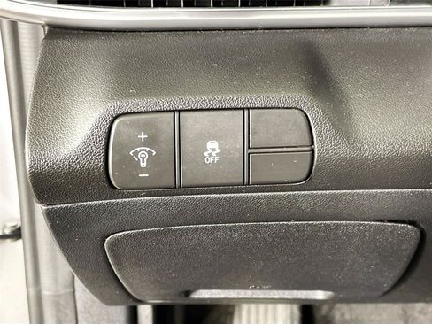 Used 2024 Hyundai Elantra Limited FWD image 14