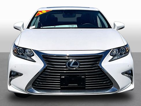 Used 2018 Lexus ES 350 w/ Premier Package FWD image 3