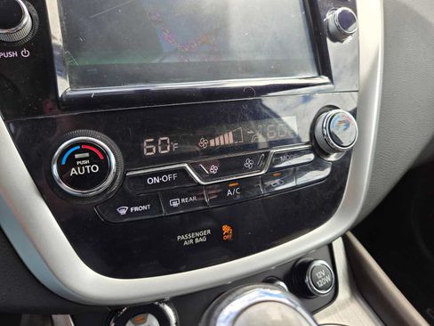 Used 2015 Nissan Murano Platinum w/ Platinum Technology Package AWD/4WD image 32