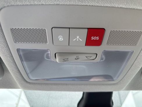 Certified 2025 Hyundai Venue Limited image 44