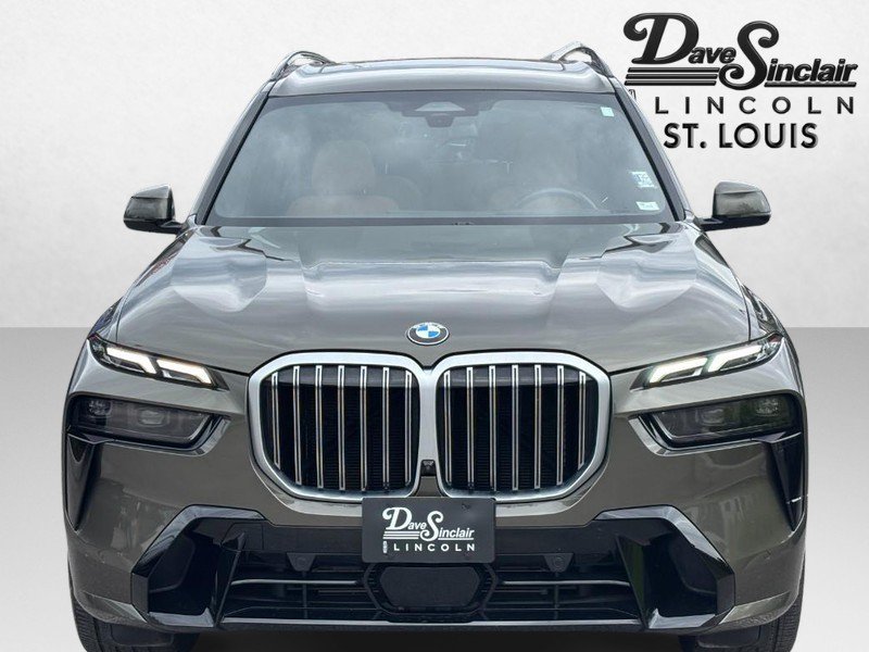 Used 2025 BMW X7 xDrive40i w/ M Sport Package AWD/4WD image 8