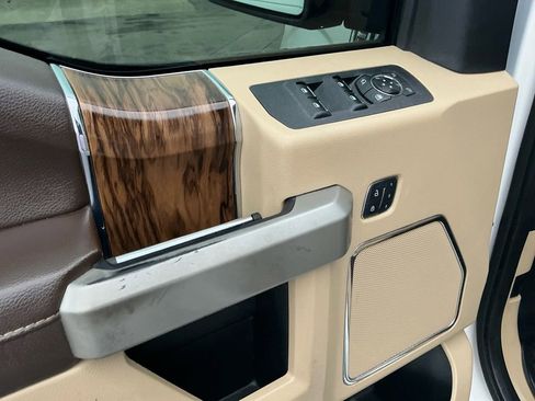 Used 2018 Ford F150 Lariat image 16