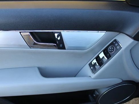 Used 2008 Mercedes-Benz C 300 Sedan image 7