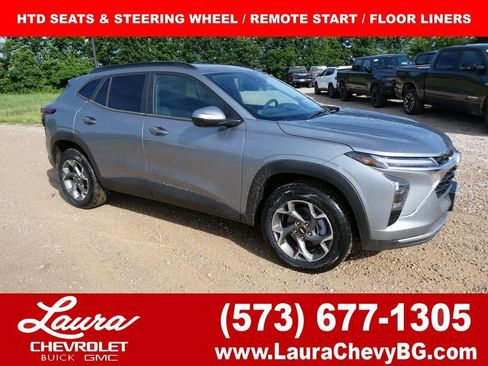 New 2026 Chevrolet Trax LT w/ LT Convenience Package FWD image 1