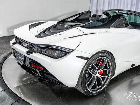 Used 2022 McLaren 720S Spider image 35