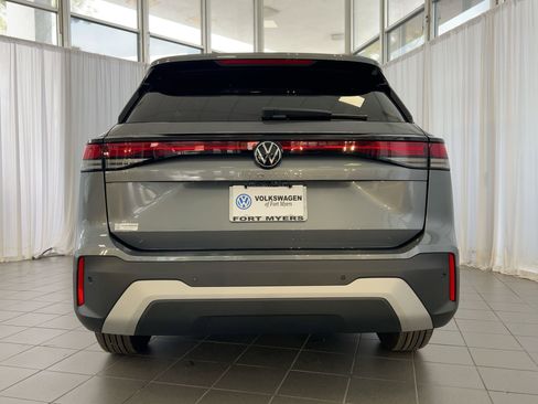 New 2026 Volkswagen Tiguan S image 10