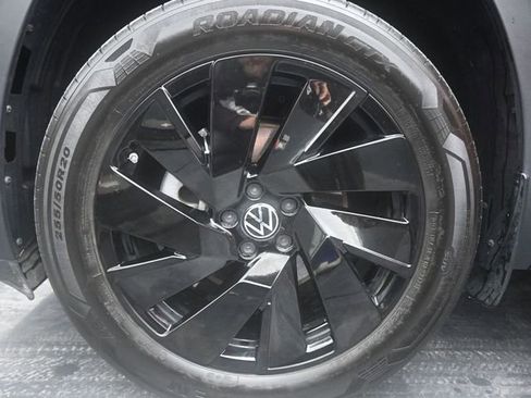 Used 2024 Volkswagen Atlas SE image 36