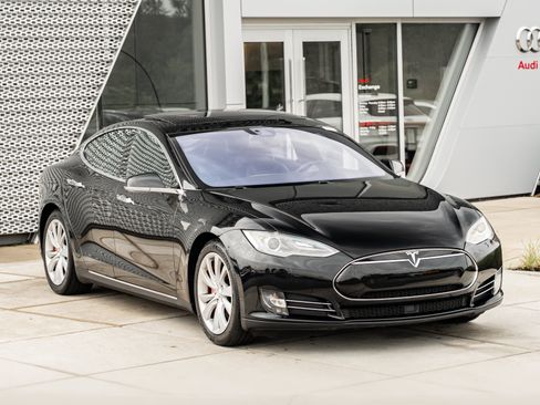 Used 2015 Tesla Model S P90D AWD/4WD image 2