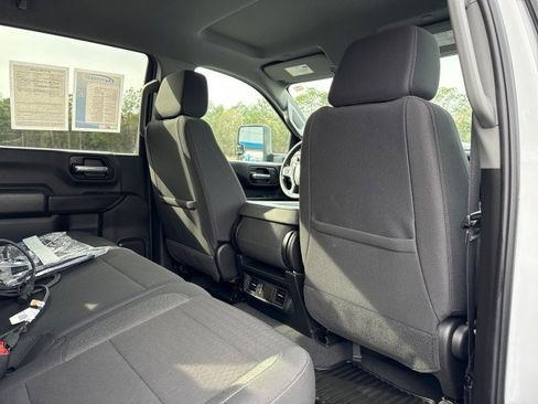 Used 2025 Chevrolet Silverado 2500 Custom w/ Custom Value Package image 14