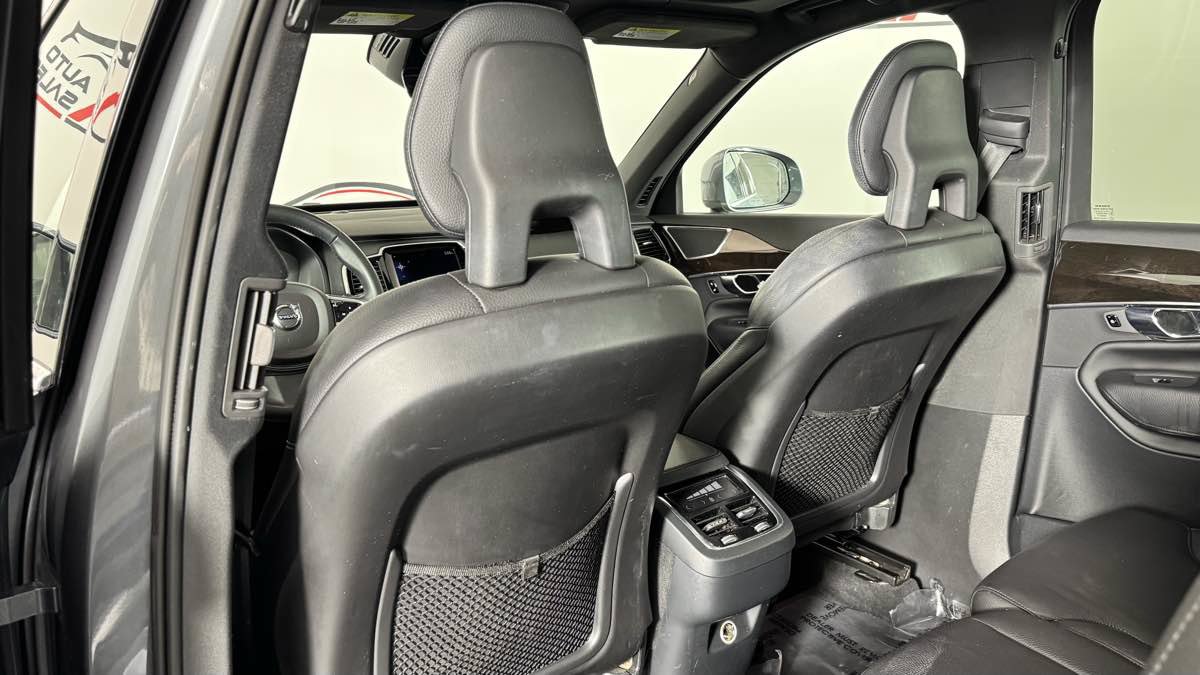 Used 2018 Volvo XC90 T6 Momentum w/ Convenience Package AWD/4WD image 35