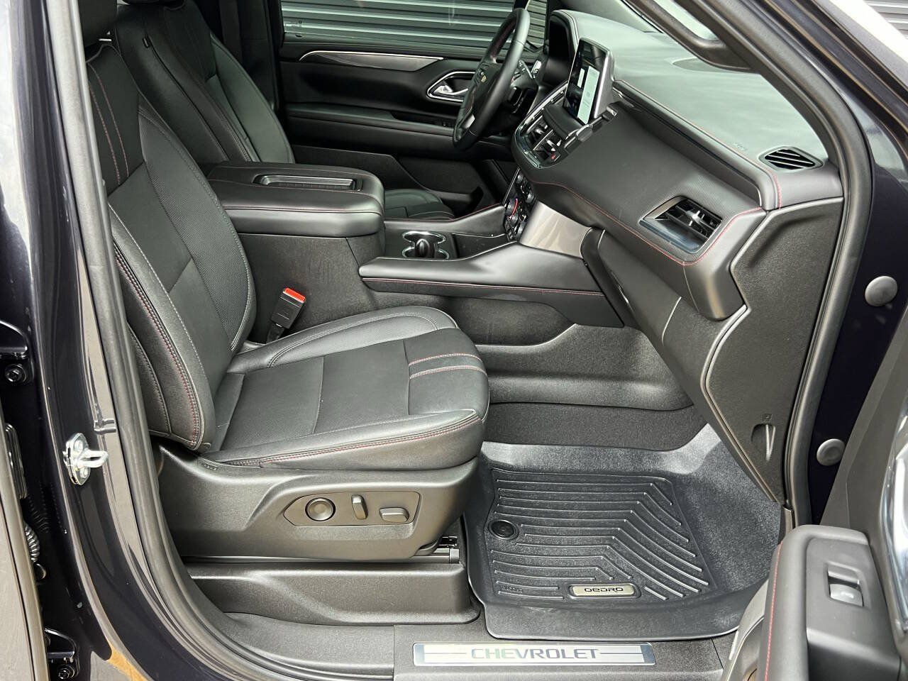 Used 2023 Chevrolet Suburban RST w/ Sport Performance Package AWD/4WD image 20