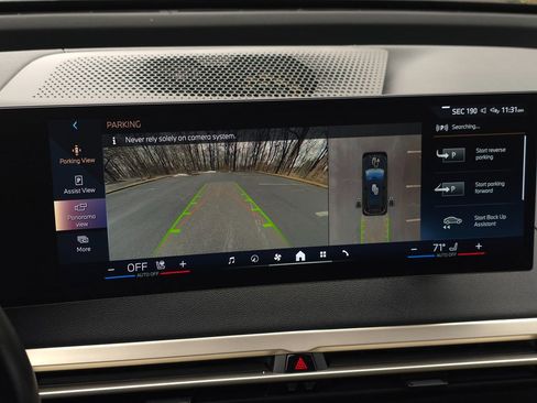 Used 2024 BMW iX xDrive50 w/ Premium Package image 33