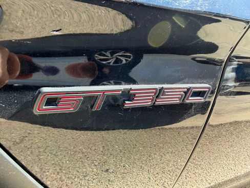 Used 2016 Ford Mustang Shelby GT350 w/ Technology Package RWD image 4