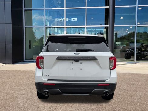 Used 2023 Ford Explorer XLT w/ Equipment Group 202A image 5