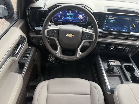 Used 2024 Chevrolet Silverado 1500 LTZ AWD/4WD image 14
