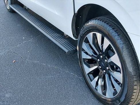 Used 2025 Ford Expedition Max Platinum w/ Driver's Package AWD/4WD image 16