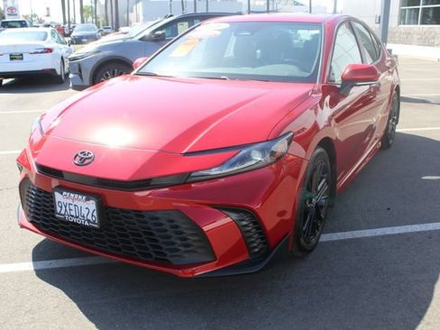 Certified 2026 Toyota Camry SE w/ Convenience Package FWD image 4