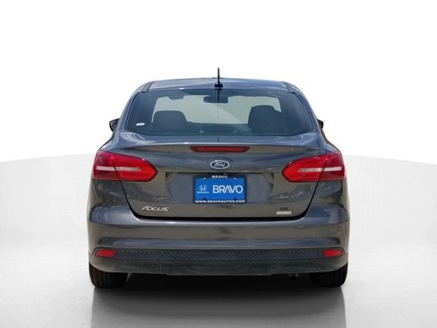 Used 2018 Ford Focus SE FWD image 7