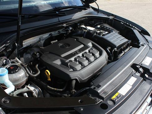 Used 2019 Volkswagen Tiguan S image 48