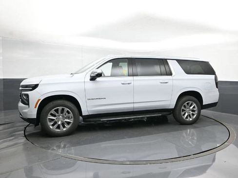 New 2026 Chevrolet Suburban Premier image 2