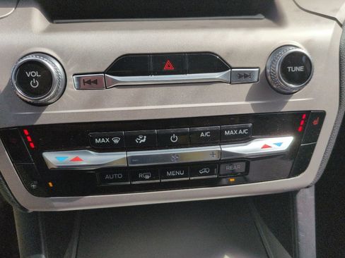 Used 2023 Ford Explorer XLT w/ Equipment Group 202A image 11