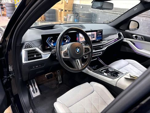 Used 2024 BMW X5 M60i AWD/4WD image 16
