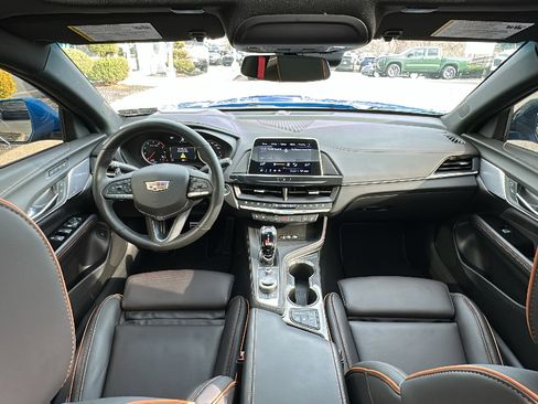 Used 2025 Cadillac CT4 V w/ LPO, ONYX Package image 27