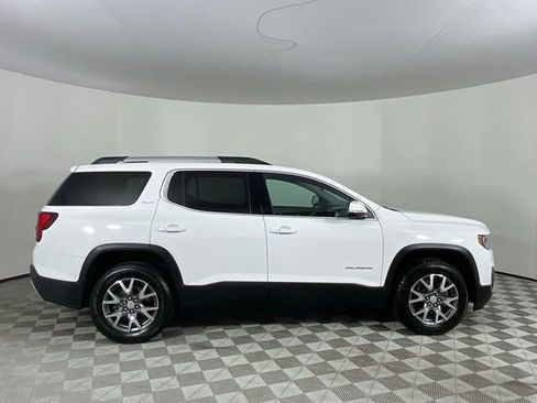 Used 2023 GMC Acadia SLT image 2