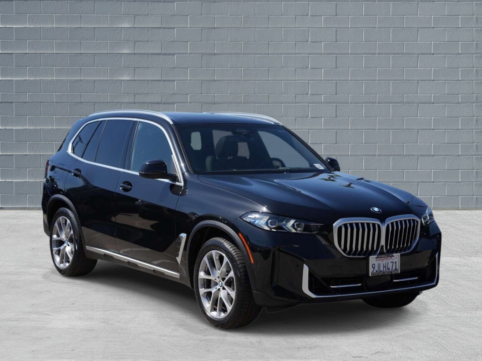 Used 2024 BMW X5 sDrive40i w/ Premium Package RWD image 1