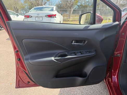 Used 2025 Nissan Versa SV FWD image 18