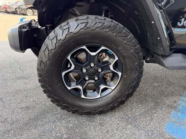Used 2023 Jeep Wrangler Unlimited Rubicon 4xe w/ Cold Weather Group AWD/4WD image 16