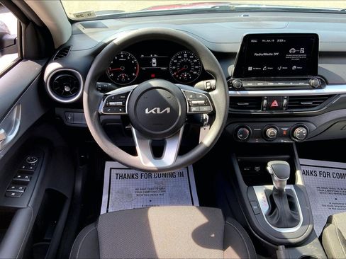 Used 2024 Kia Forte LXS FWD image 7