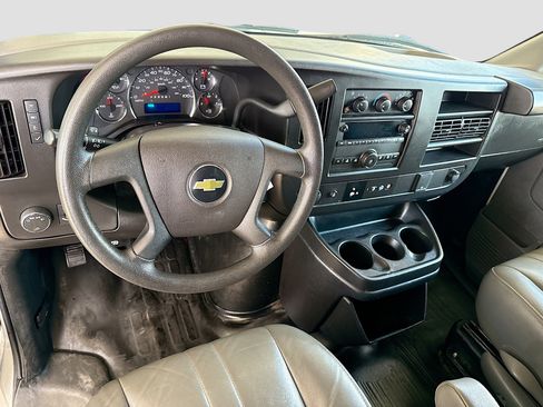 Used 2022 Chevrolet Express 2500 image 15