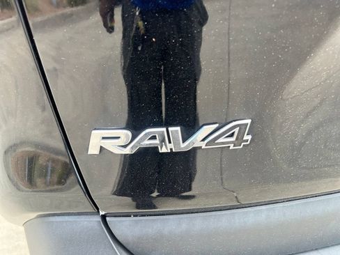 Used 2023 Toyota RAV4 XLE FWD image 9