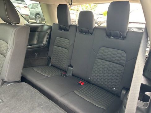 Used 2023 Nissan Pathfinder SV FWD image 10