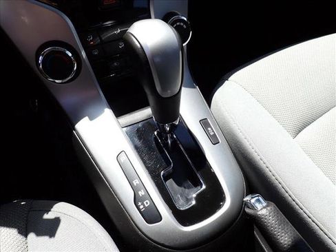 Used 2012 Chevrolet Cruze LT FWD image 17
