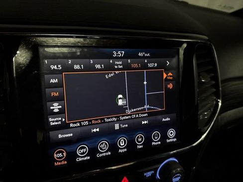 Used 2019 Jeep Grand Cherokee Altitude AWD/4WD image 17
