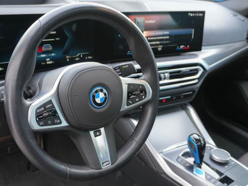 Certified 2023 BMW i4 eDrive40 w/ M Sport Package image 10